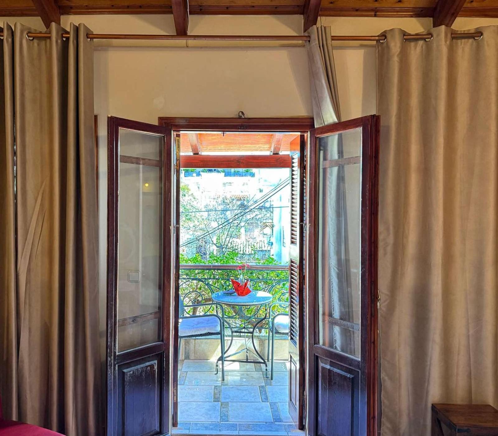 Στούντιο Κέντρου Άνω Πόλης Πάτρας Appartement Buitenkant foto
